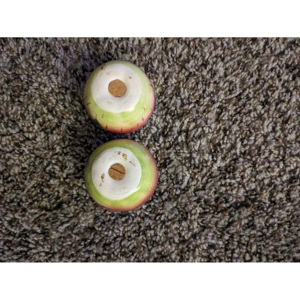 Apple Salt and Pepper Shakers Vintage Ceramic Made in‎ Japan 1.5